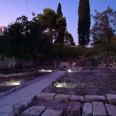 Il Giardino Delle Margherite Alojamento de Acomodação e Pequeno-almoço Lecce
