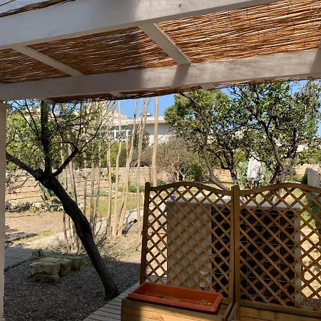 Il Giardino Delle Margherite Alojamento de Acomodação e Pequeno-almoço Lecce